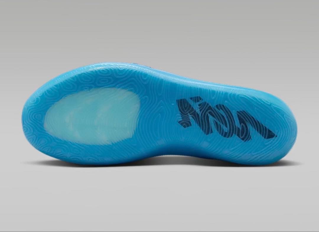 【新品送料込】JORDAN ZION 4 PF \"Iridescence\"