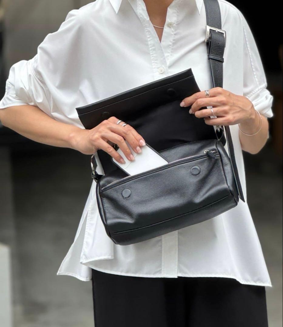 新品 ビアズリー beardsley レザー ボディバッグ ショルダーバッグ 黒