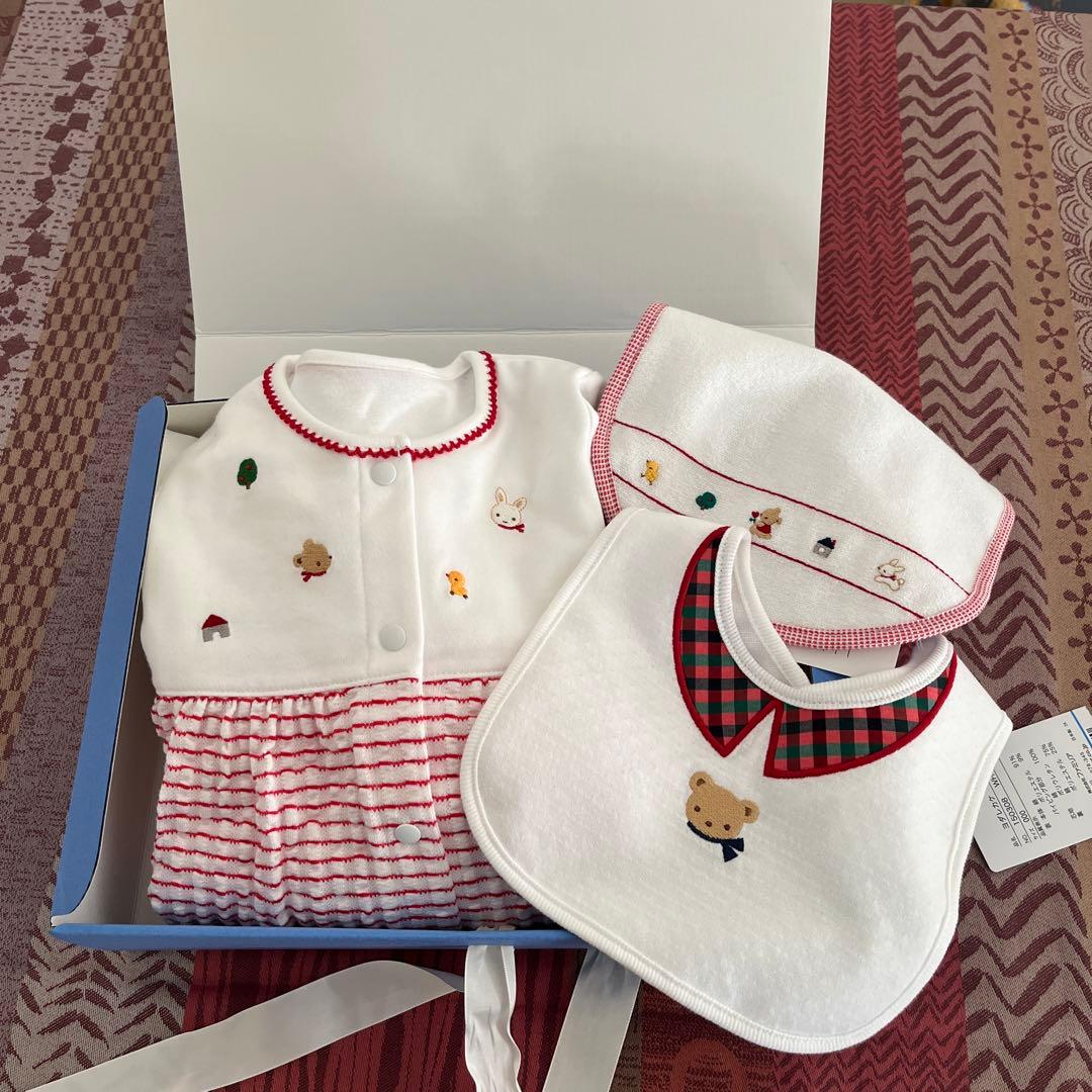 【未使用】familiar ロンパース　50-60cm スタイ2枚　ギフト 楽天市場】ファミリア スタイの通販