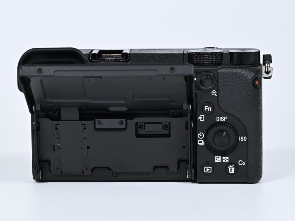 【超美品】SONY α6400 ILCE-6400 ボディ《ショット数2541》