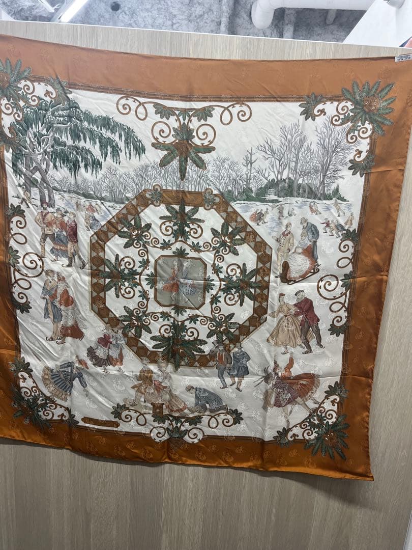 エルメスのカレ90「Scènes de Patinage（スケートの情景）」 - メルカリ