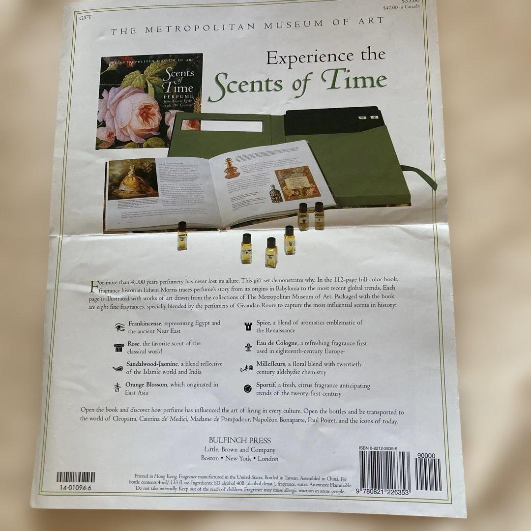 英語が分かる方。香水のサンプルが入った美しい本です。 ご興味のある方へ。 香水を深める100のことば ｜ SEshop｜ 翔泳社の本・電子書籍通販サイト