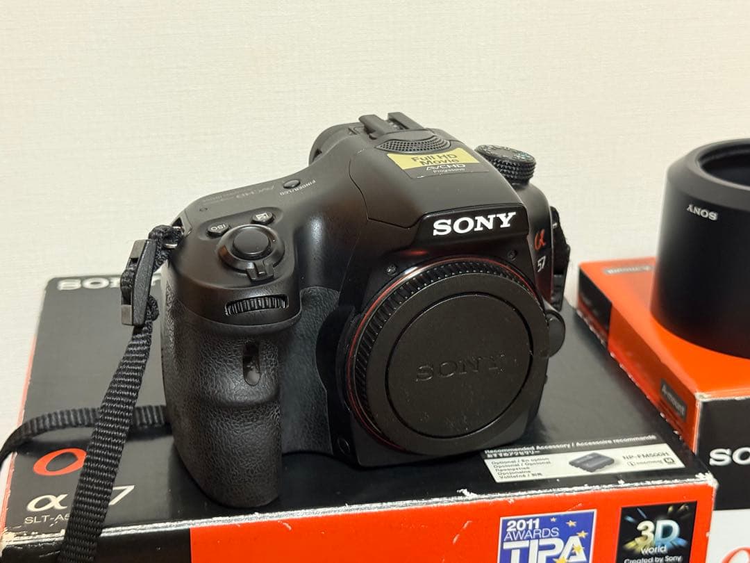 Sony α57 デジタル一眼レフカメラ 本体とレンズセット - メルカリ