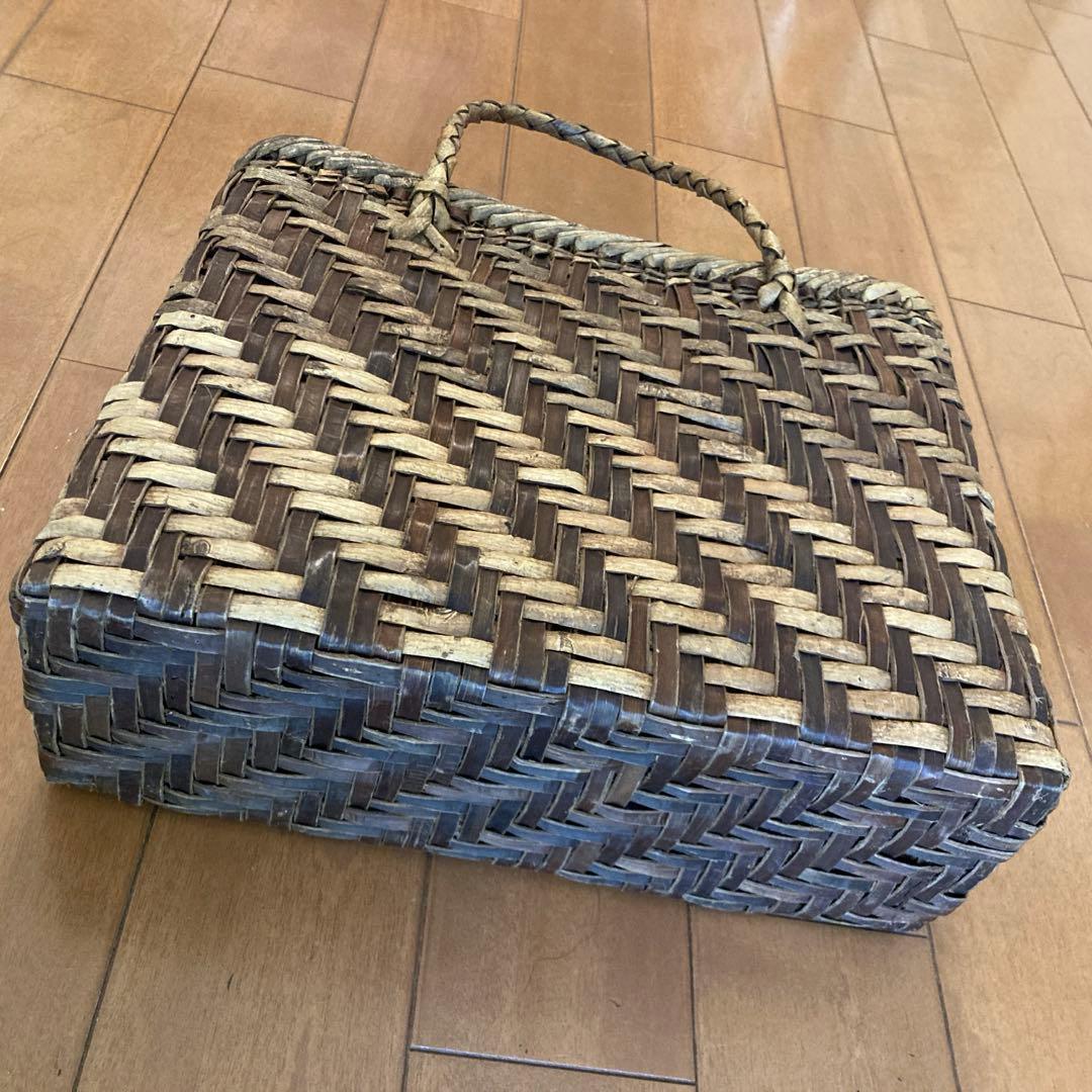 胡桃（くるみ）かご／弘前のみかみ工芸店で購入の中古品（難あり