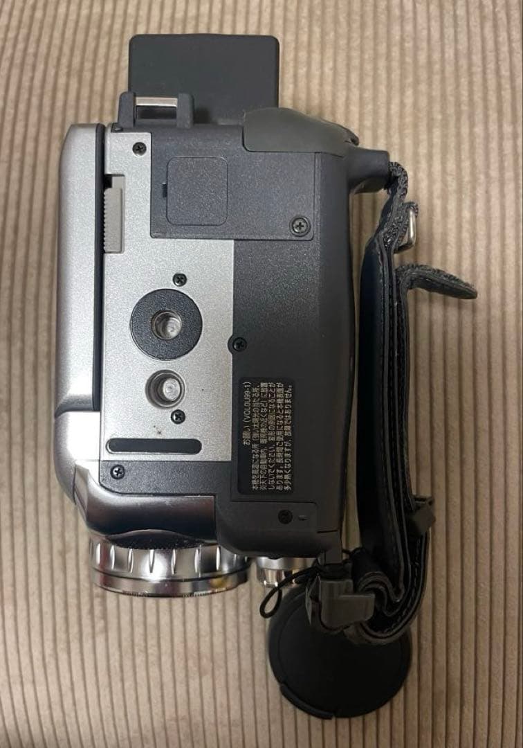 ジャンク品⭐︎Panasonicのデジタルビデオカメラ NV-GS200 - メルカリ