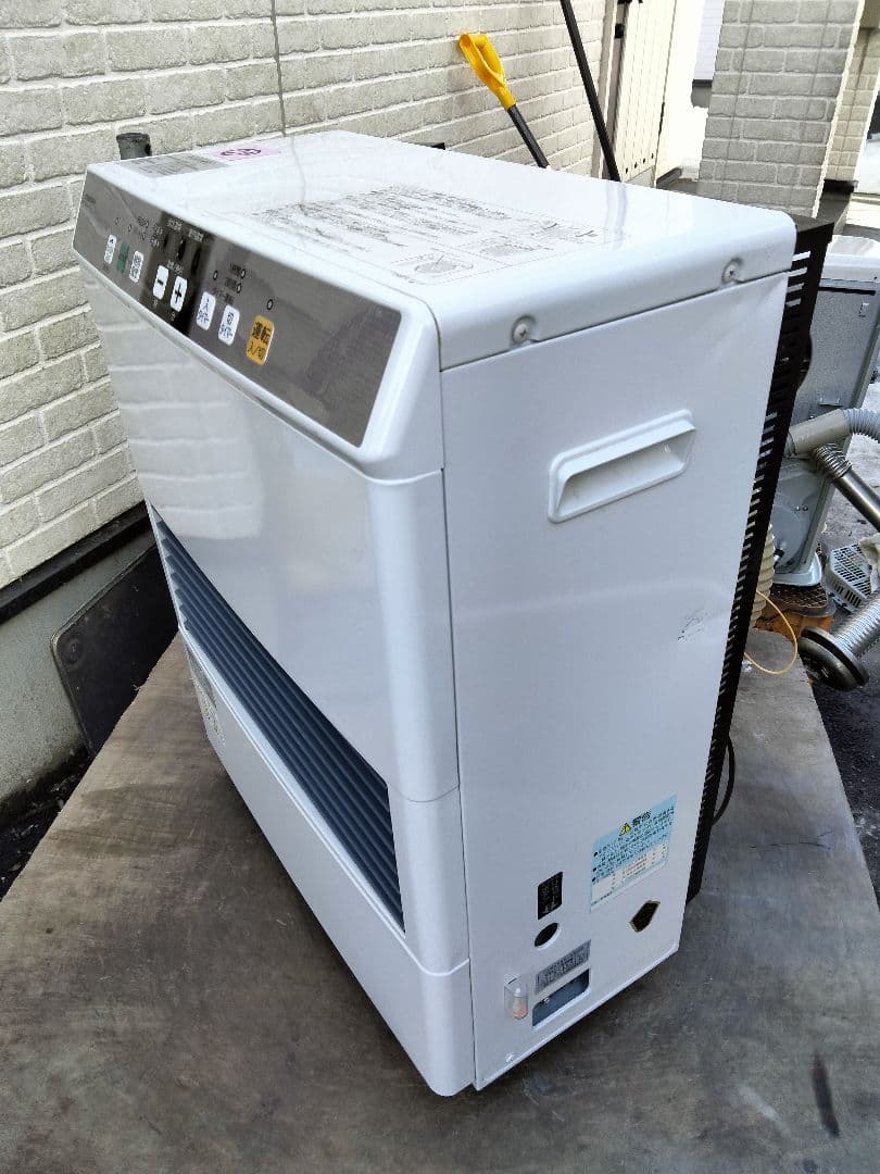 取り切れない傷汚れ等あり！札幌発コロナFF温風石油ストーブ2015年式