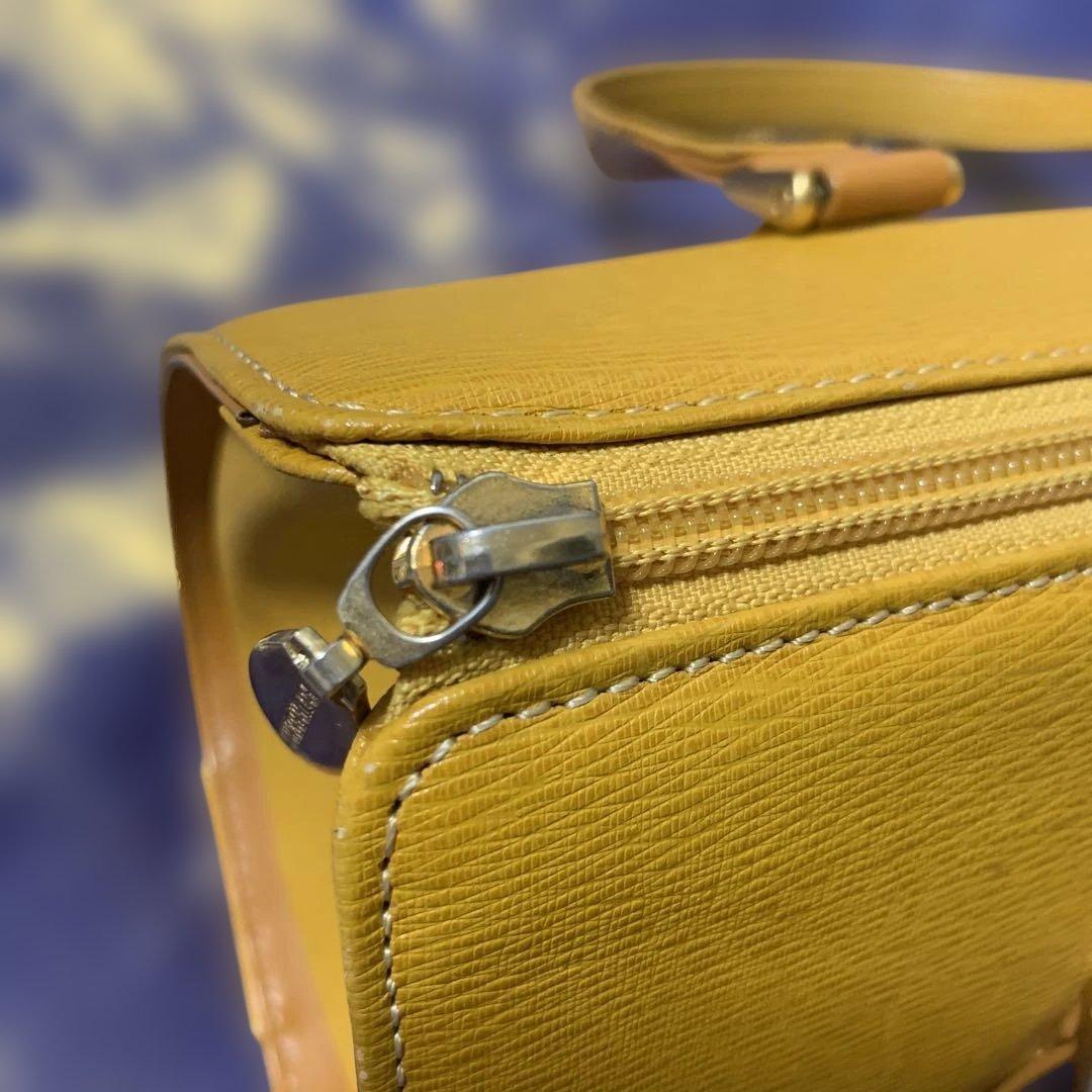 Burberryバーバリー/ノバチェック本革ドラムバッグ/ハンドバッグ