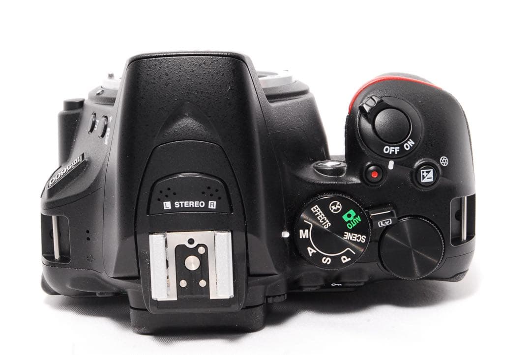 ◇ショット数5710◇Nikon D5600◇WiFiで楽々転送◇一眼レフカメラ