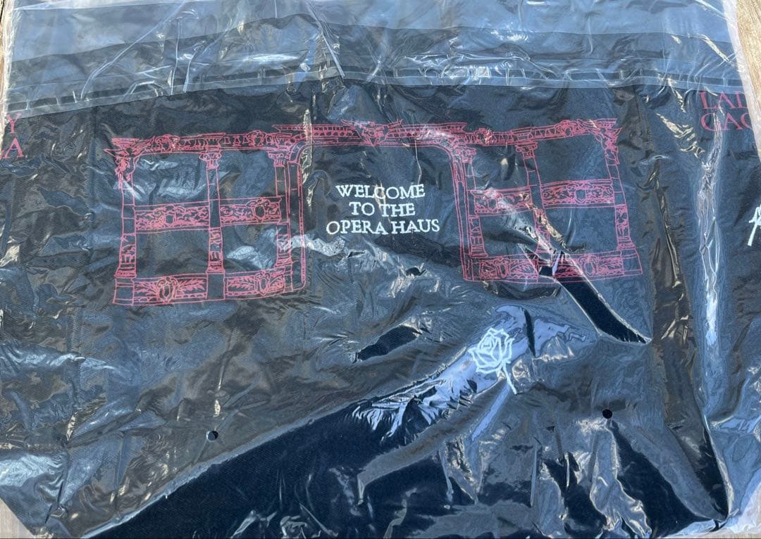 新品未開封】レディガガ OPERA HAUSTOTE（BLACK）トートバッグ - メルカリ