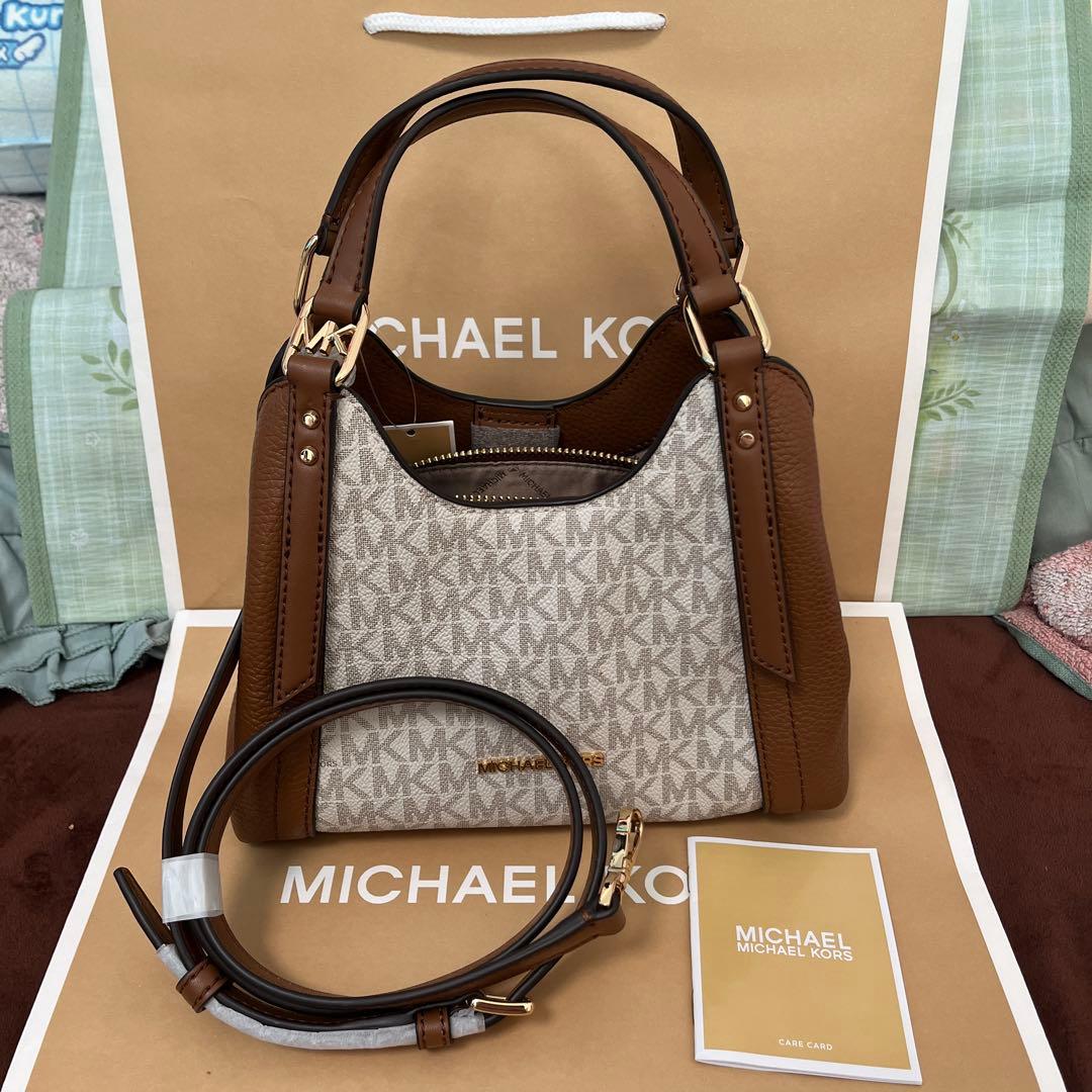 K*3様 MICHAEL KORS ショルダーバッグ ベージュ/ブラウン Michael Michael Kors Jet Set Small Signature Logo Camera Crossbody