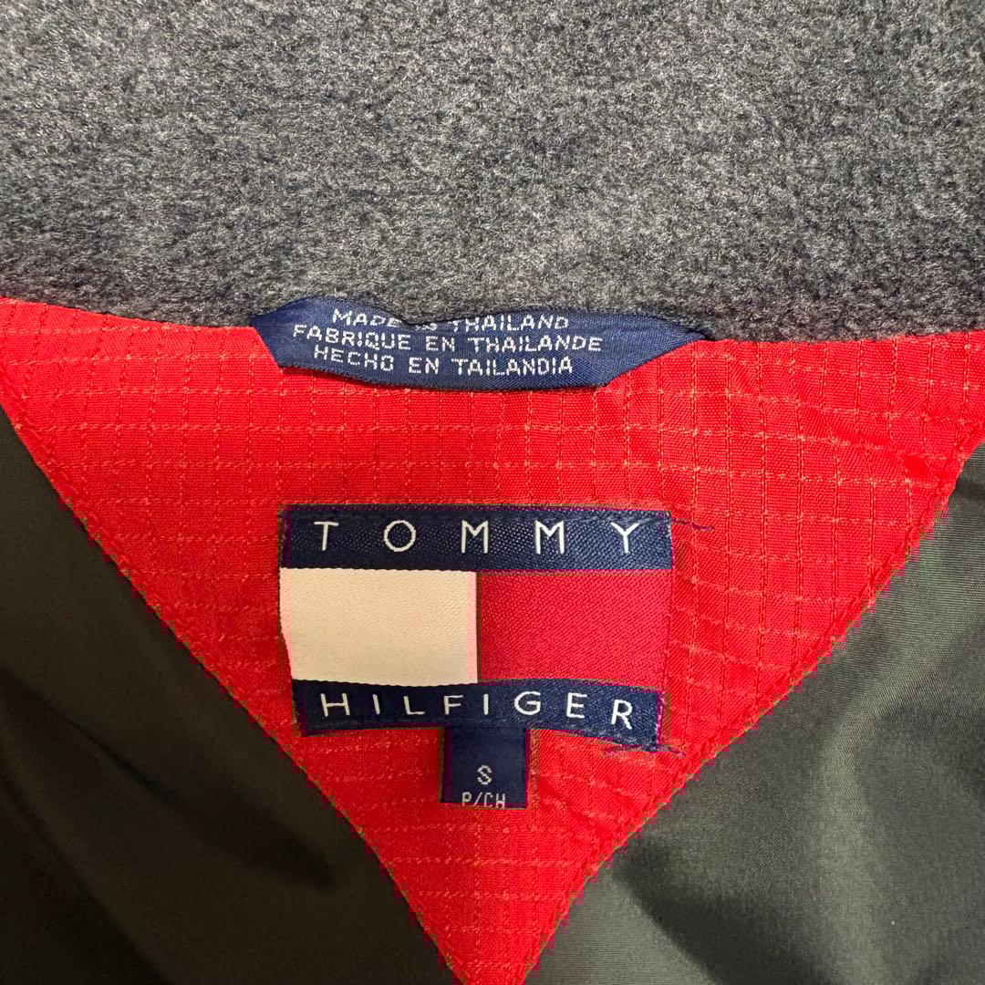 Tommy Hilfiger × Ferrari F1チーム支給ダウンジャケット - メルカリ