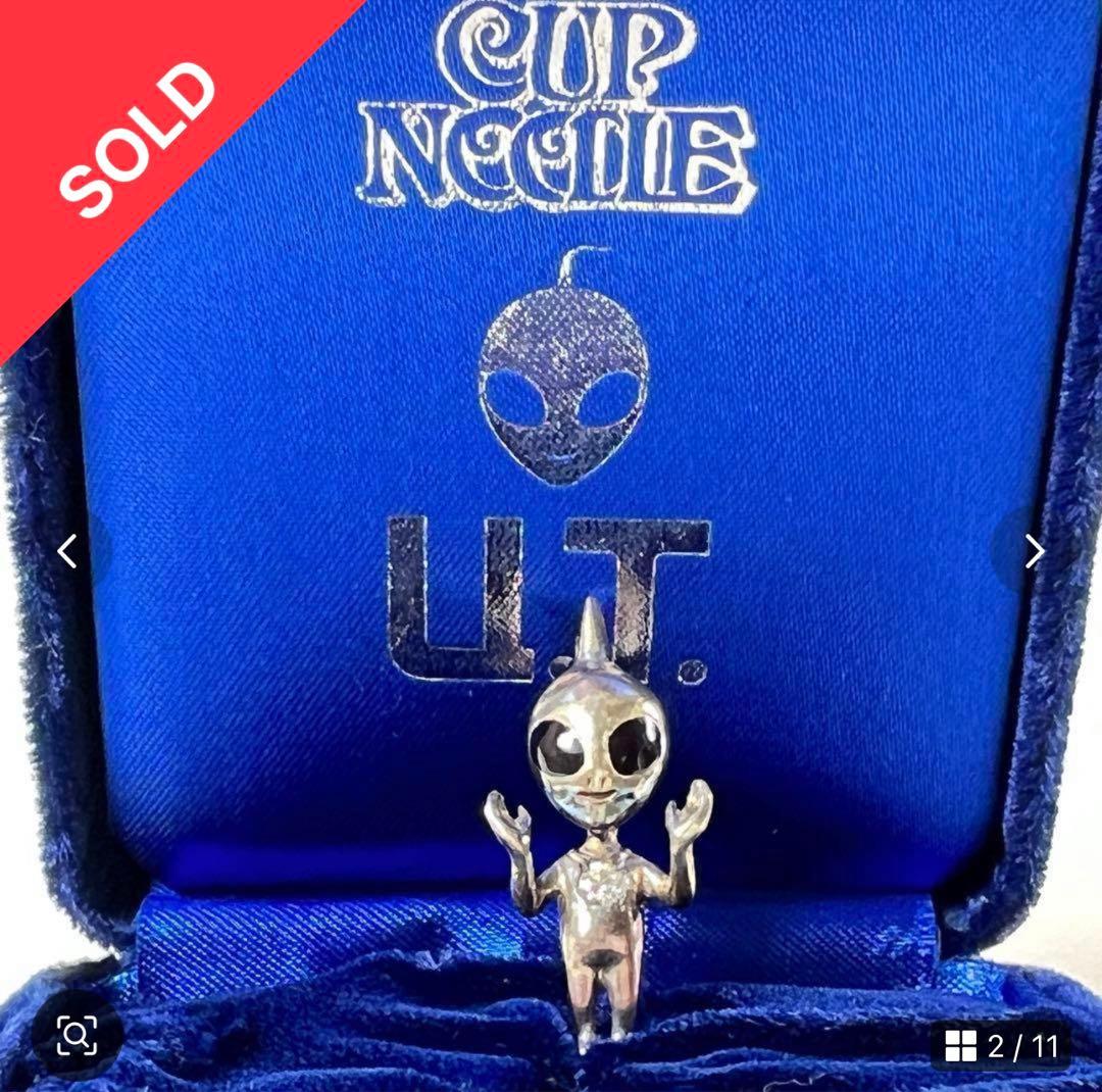 田中貴金属製】輝け！ U.T. 宇宙人 ペンダントトップダイヤモンド0.1ct