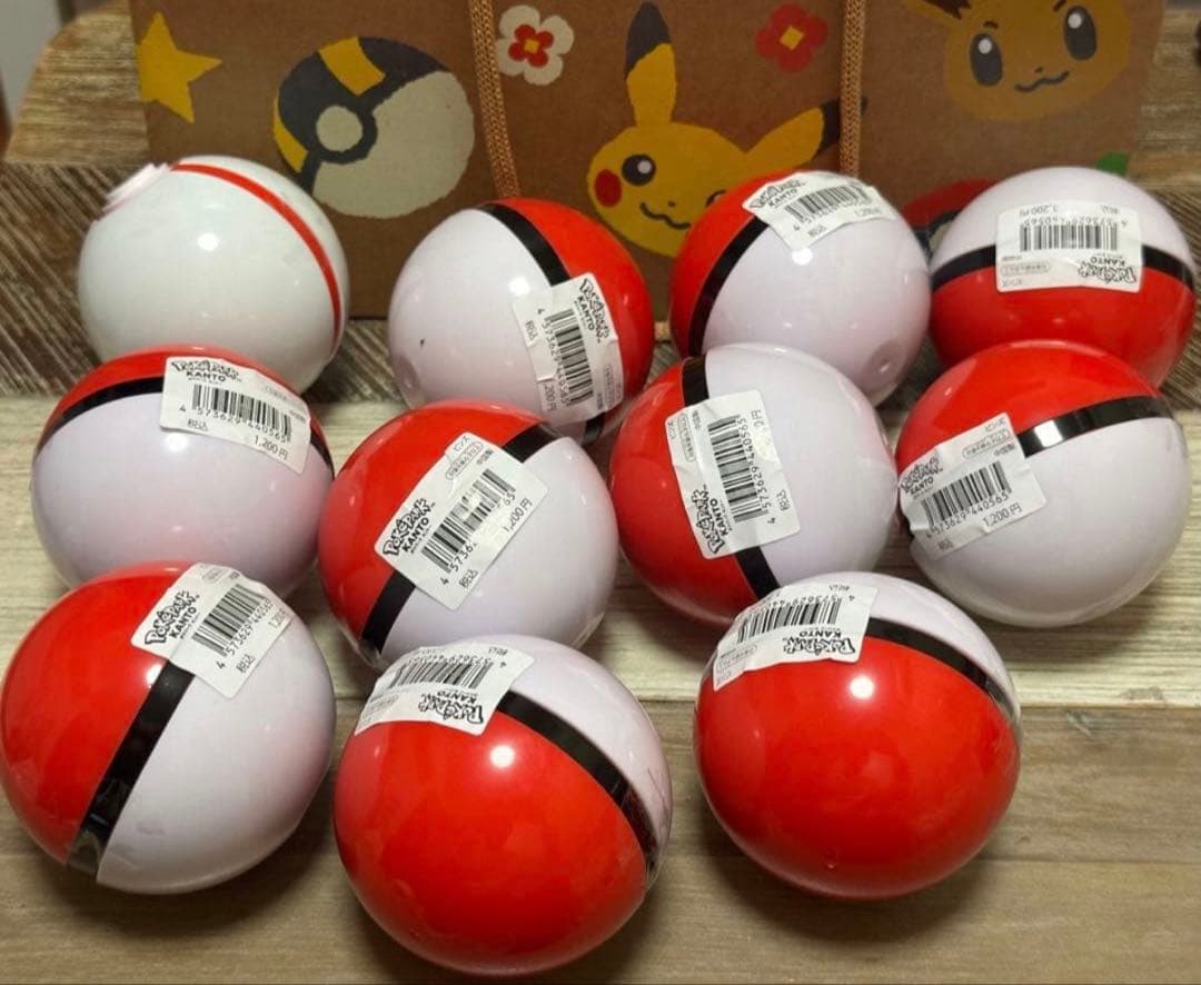 ポケパークカントー ピンバッジ 未開封10個 プレミアボール付き 紙袋付き ポケパークカントー、ピンバッジを10個買うとおまけでプレミアボールを