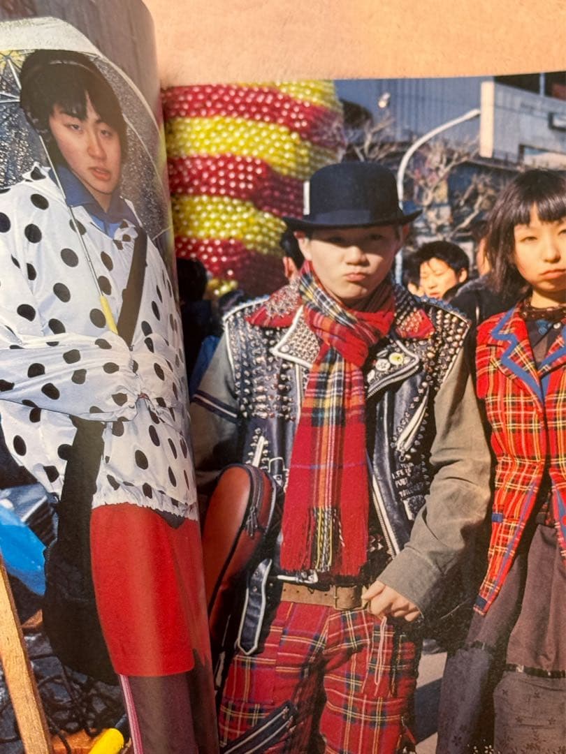 激レア貴重】90年代 雑誌 FRUiTS No.9 ストリートファッション - メルカリ