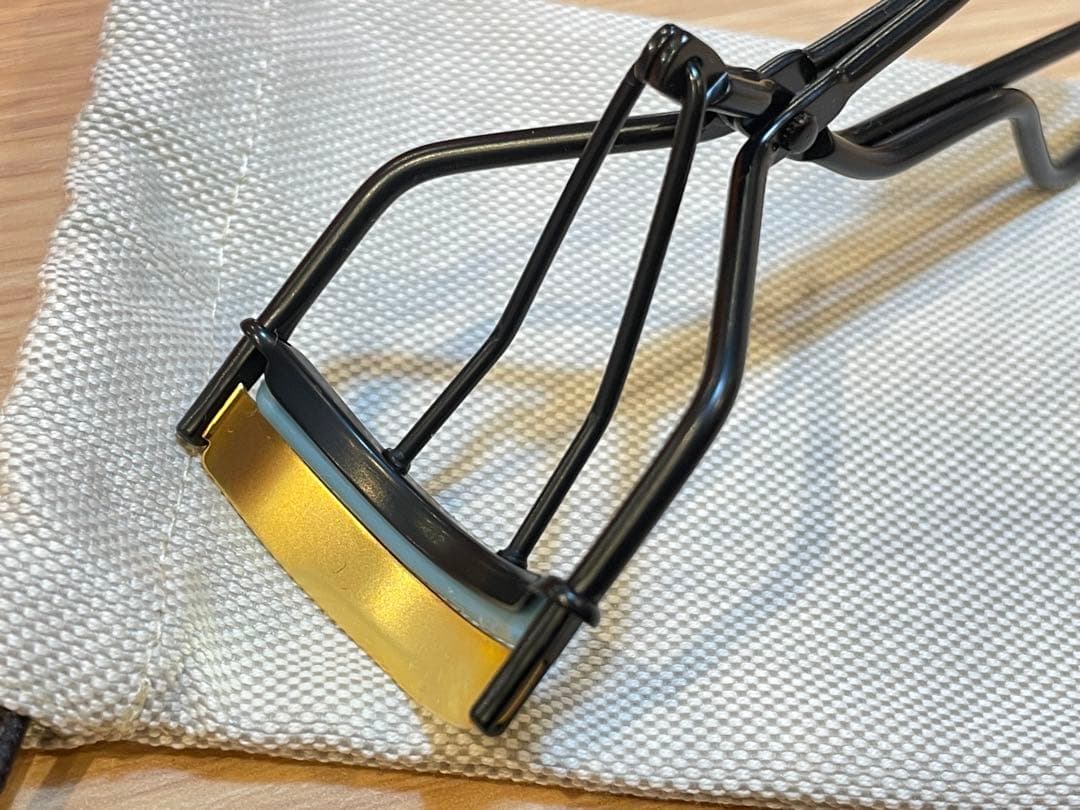 E7001【トレ ドゥ エルメス】アイラッシュカーラー ル クルブ-シル