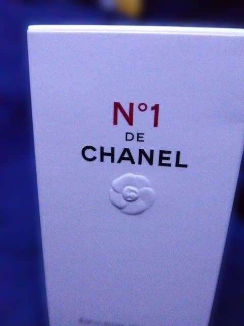 新品未使用のシャネル N°1 ドゥ シャネル エマルジョン『乳液』100ml