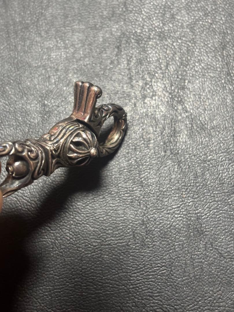 ALZUNI 大サイズナスカンクリップ クロスボール&唐草モチーフ