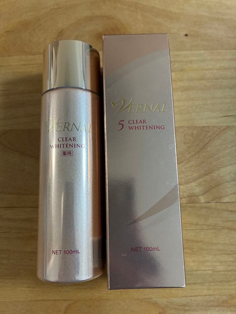 ヴァーナル クリアホワイトニングA 薬用美白化粧水 100ml ③ - メルカリ