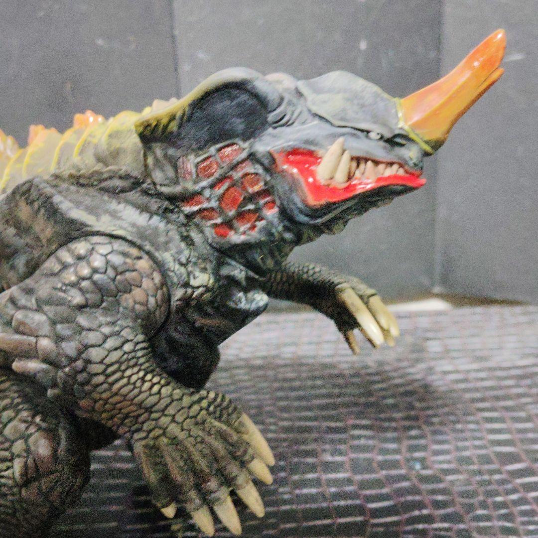 ウルトラ怪獣DXシンネロンガ.シンガボラ（ムービーモンスター） - メルカリ