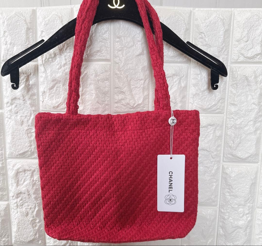CHANEL レッドトートバッグ スパンコール付きノベルティ - メルカリ