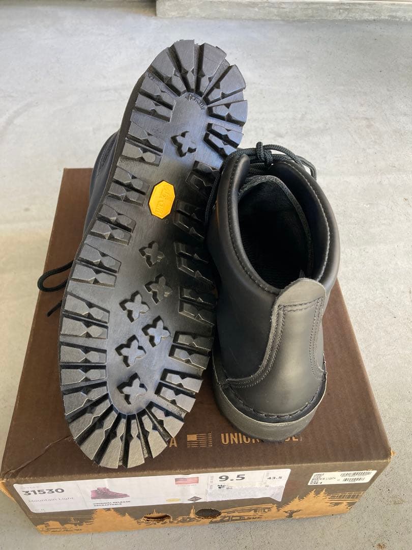 【未使用品 訳あり特価】Danner MOUNTAIN LIGHT 27.5cm