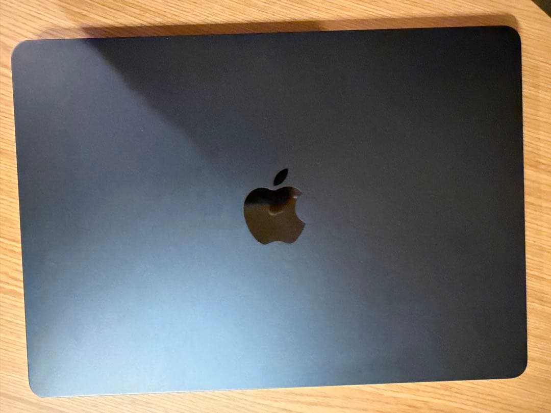 MacBook Air M2 13インチ（Mid 2022）256GB Apple MacBook Air M2 13-inch 256GB 8GB RAM 8-Core CPU 8-Core GPU