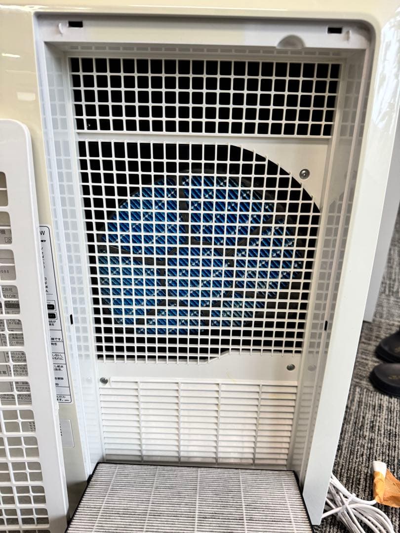 Xmas値下げ】SHARP 除湿空気清浄機 KC-HD70-W 2020モデル - メルカリ