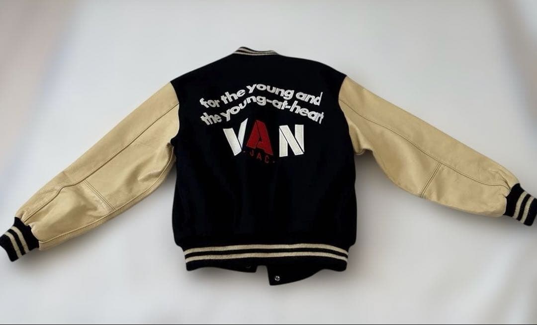 VAN スタジャン ネイビー/ベージュ - メルカリ