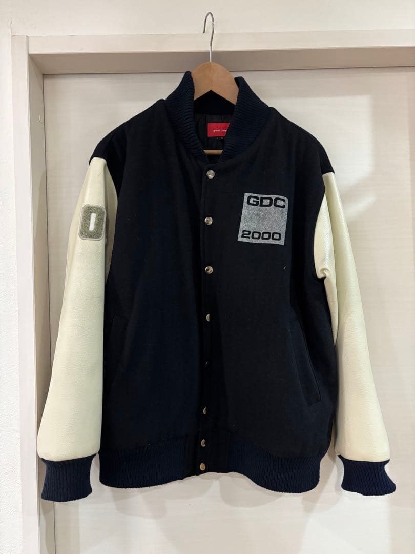 美品　GDC グランドキャニオン　スタジャン ネイビー/ホワイト　レザー　S 美品 GDC グランドキャニオン スタジャン ネイビー/ホワイト レザー S