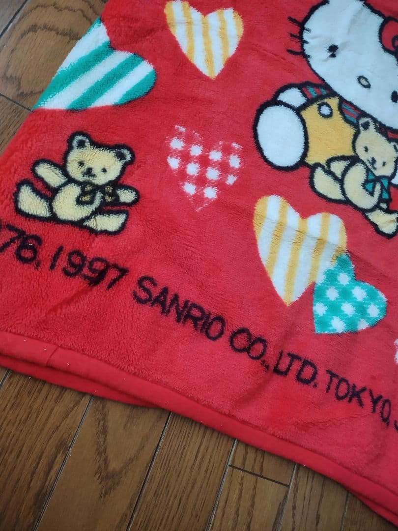 サンリオハローキティ日本製かいまき毛布レトロ - メルカリ