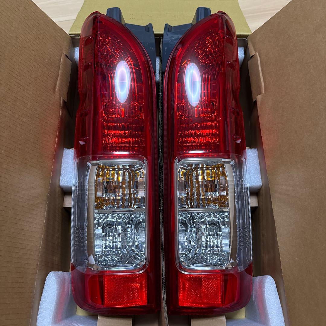 200系 ハイエース 純正テールランプ 8型 新車外し - メルカリ