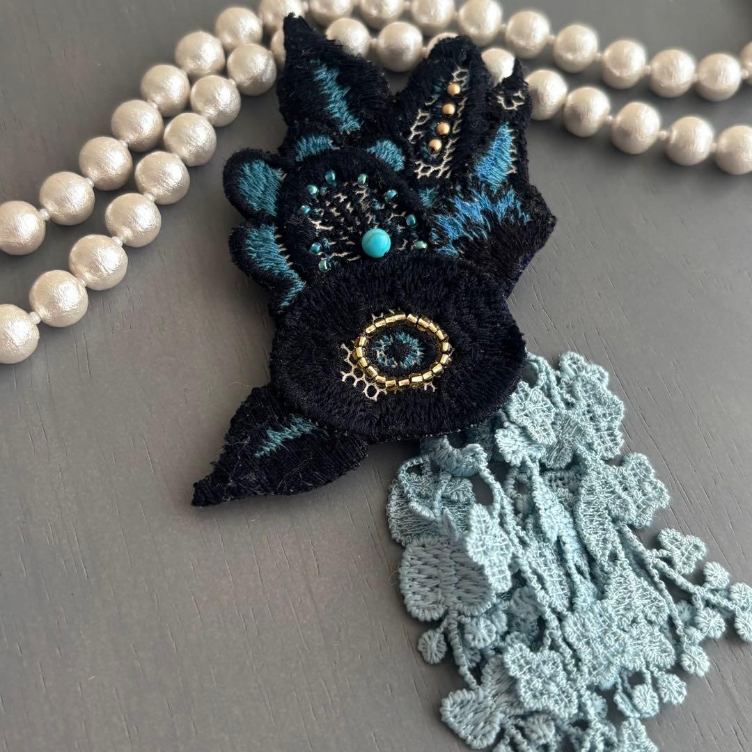 ②107 ミナペルホネンブローチアクセサリーコサージュ ハンドメイド