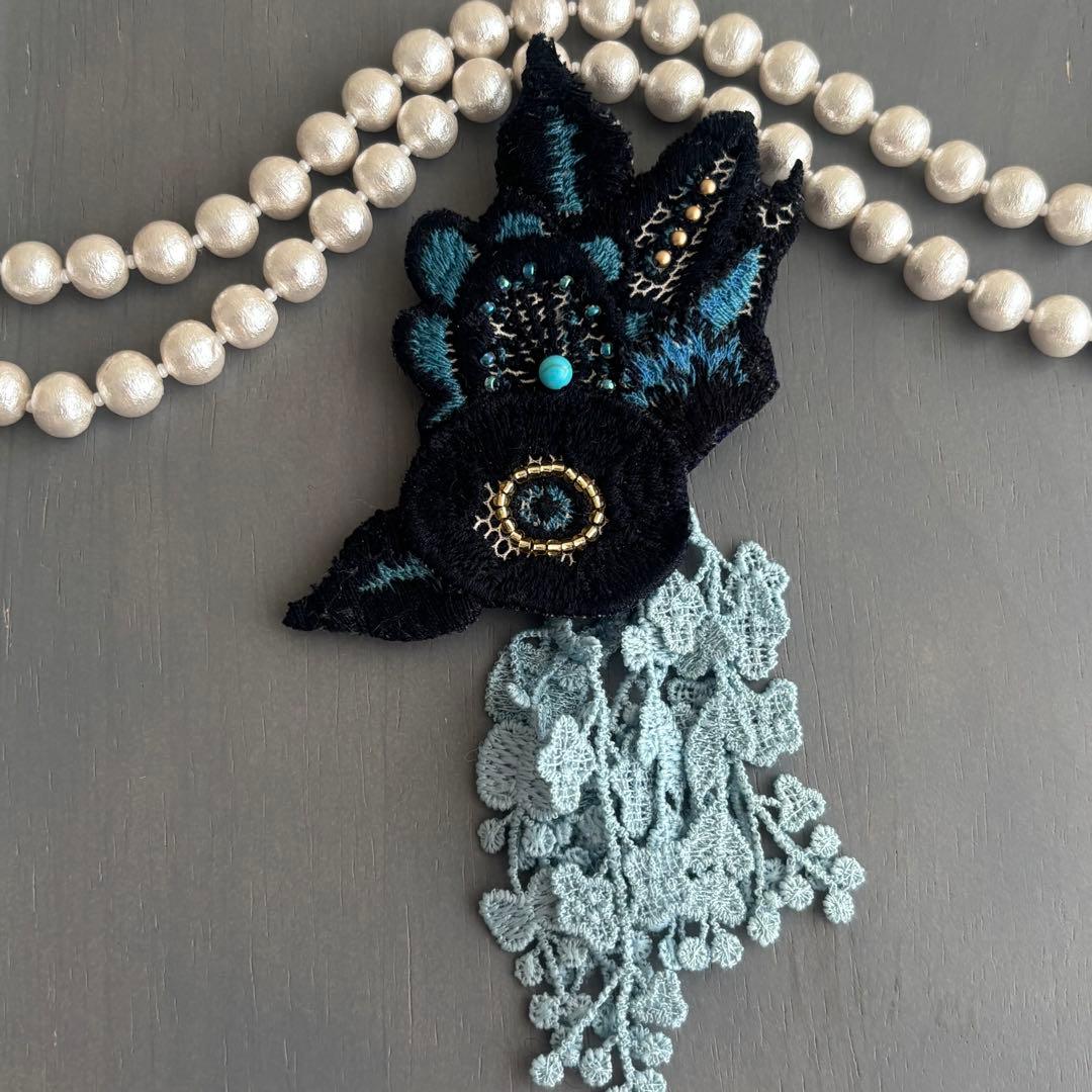 ②107 ミナペルホネンブローチアクセサリーコサージュ ハンドメイド