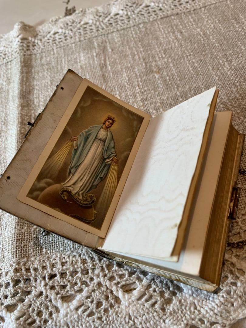 フランス製 アンティーク レアな鞄型の手で持つ聖書！周りが貝細工で