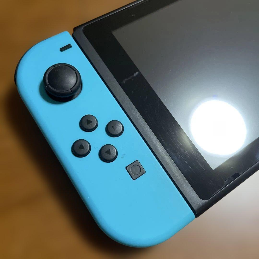 Nintendo Switch 本体 赤/青 + 周辺機器 - メルカリ