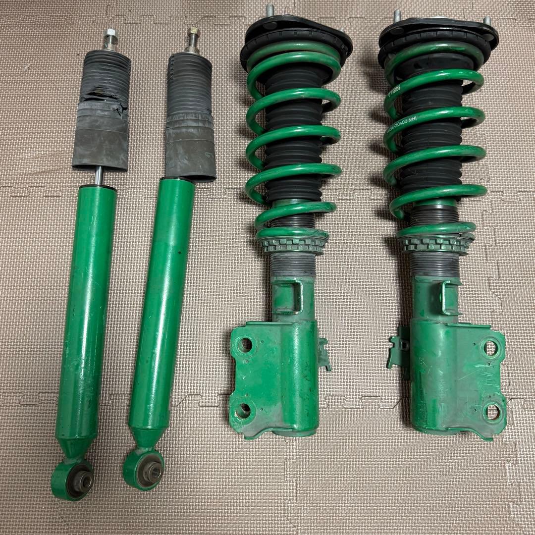 30プリウス　車高調 滋賀 30プリウスの車高調キット取付(テイン フレックスZ)｜グーネット