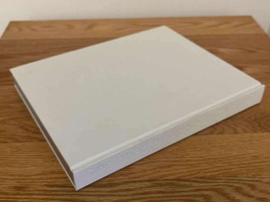 Designed by Apple in california 書籍（小） - メルカリ