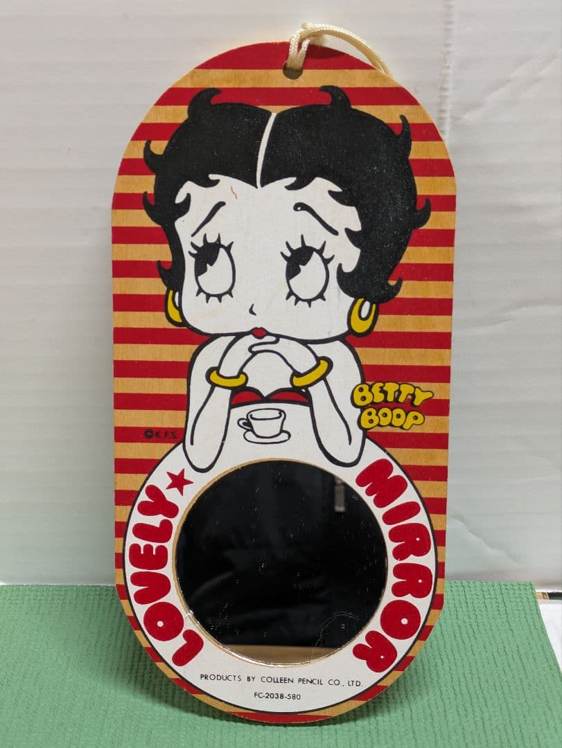ベティ・ブープ（ベティちゃん）」の昭和レトロな木製ミラー（ラブリー