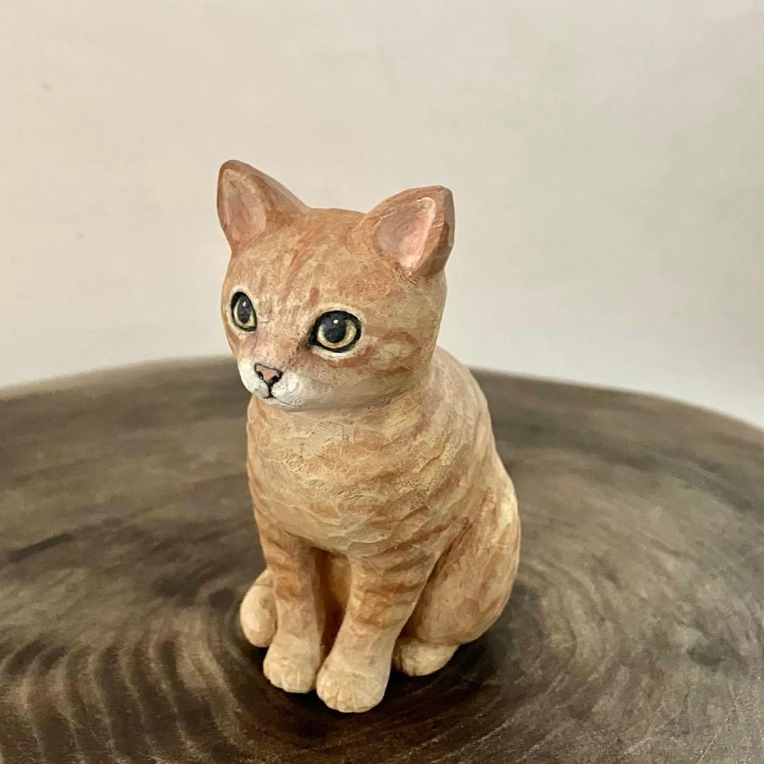 木彫りのトラ猫 手づくり木彫りお座りねこ【キジトラ】 - 三重県伊賀市｜ふるさと