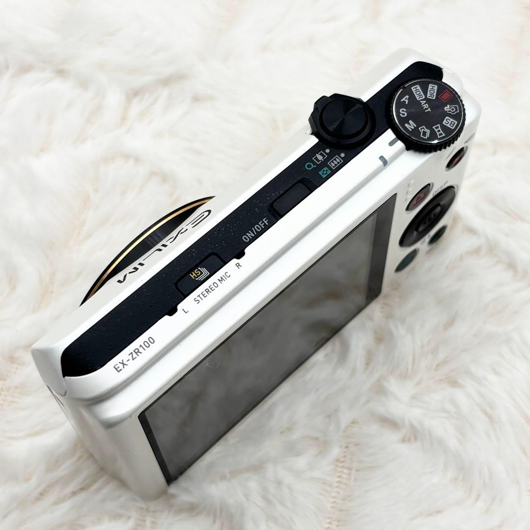 美品・動作良好✨ CASIO EXILIM EX-ZR100 ホワイト - メルカリ