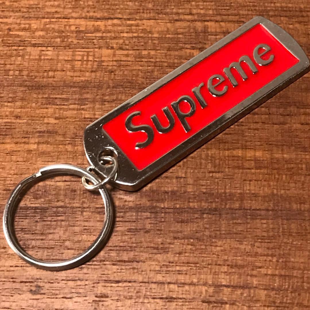 即送】Supreme ボックスロゴ メタル タグ キーホルダー｜シュプリーム