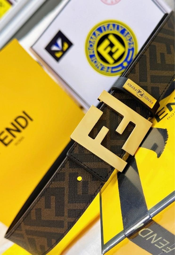 FENDI ズッカ柄 レザーベルト FFバックル ゴールド金具 箱付き - メルカリ