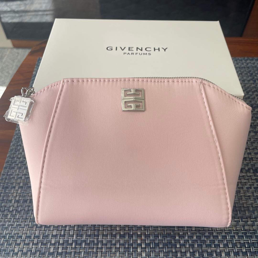 ☆新品未使用 ジバンシー GIVENCHY ノベルティマルチポーチ ピンク