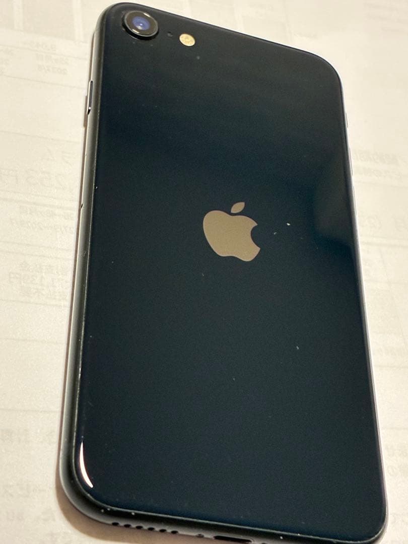 ジャンク品iPhone SE (第3世代) midnight 64GBの通販はau PAY