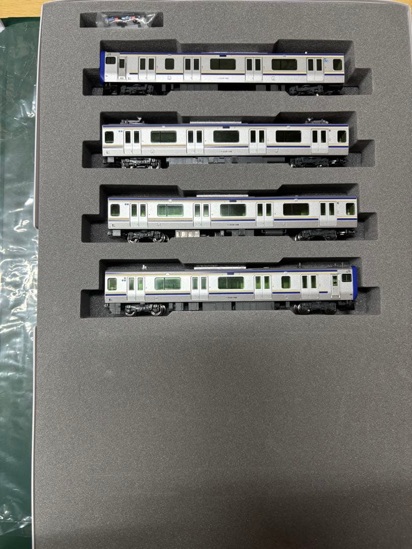 KATO 10-1705 E235系1000番台横須賀・総武快速線付属編成セット - メルカリ