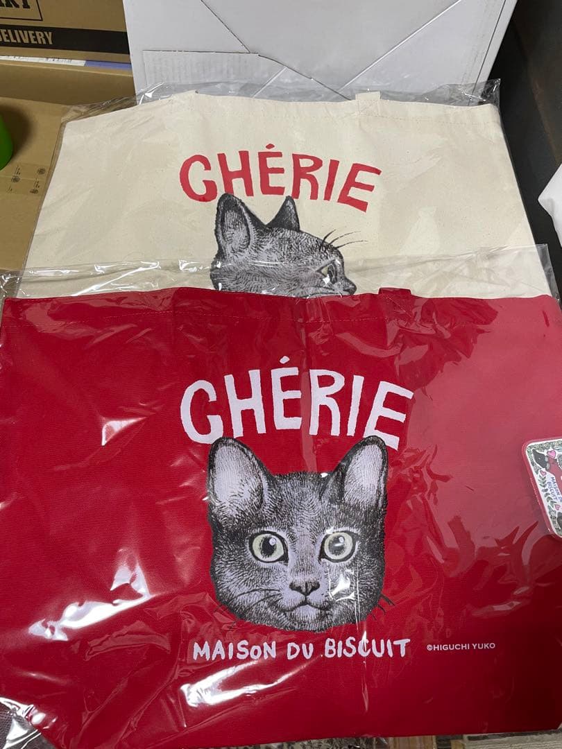 ①CHÉRIE×ヒグチユウコ/限定LEOトート2種類缶バッチ付き - メルカリ
