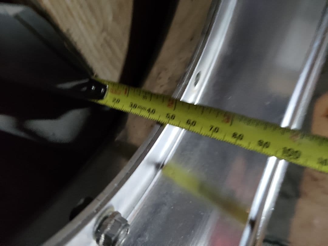 シャリー 　より取り外し　4本ハブ用　3.5j? 送料込み　タイヤ付き