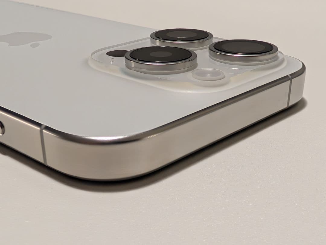 iPhone 15 Pro 128GB SIMフリー ホワイトチタニウム