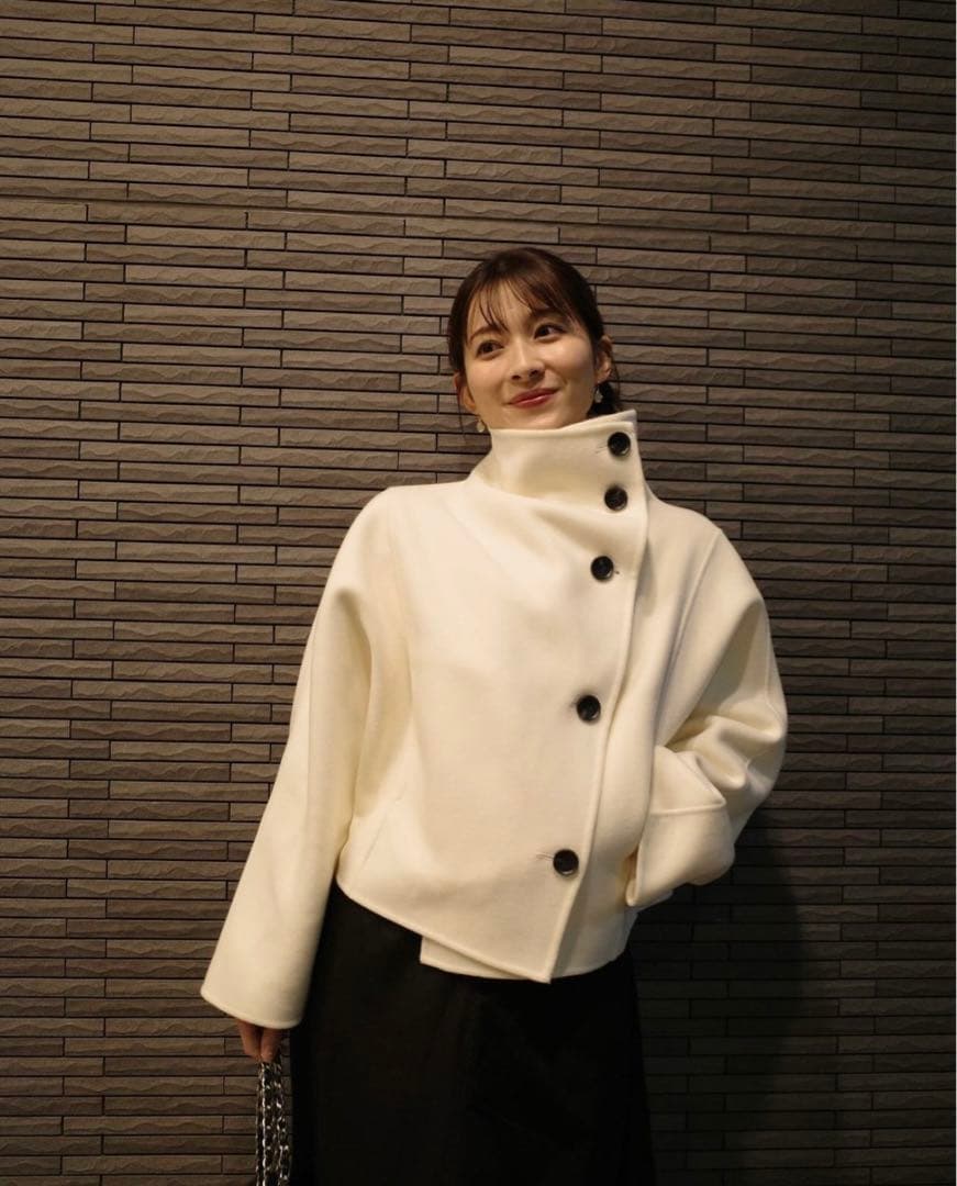 anuans】スタンドネックリバーショートコート - メルカリ