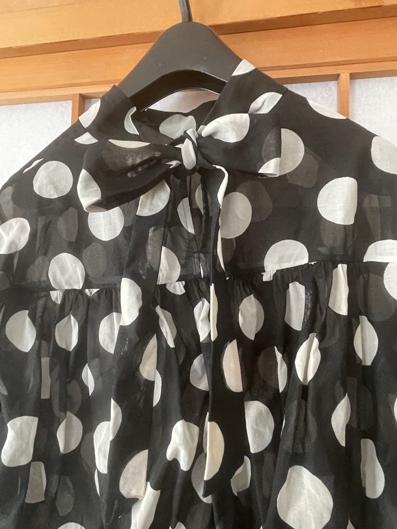 トゥモローランドコレクション イヴェールドットプリント バックリボン